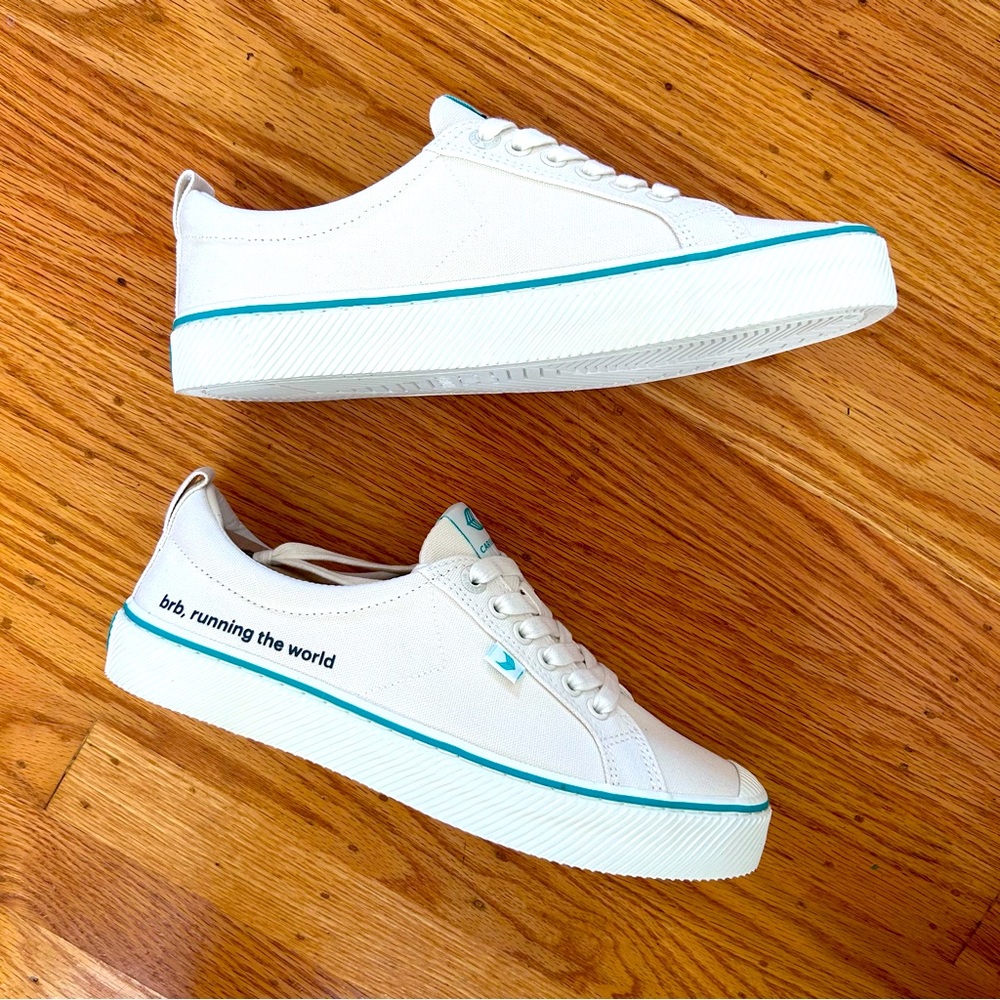 Cariuma The Skimm Low Cut Sneaker